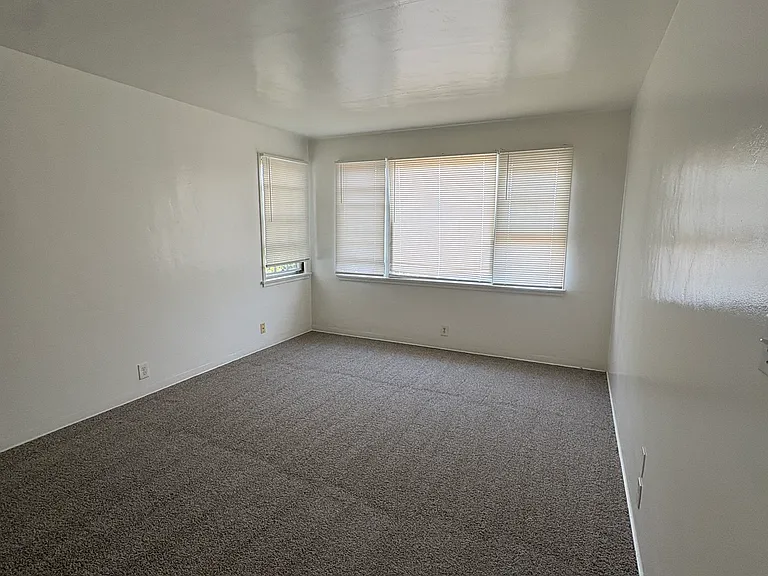 501 E Carrillo St #503 — Photo 5