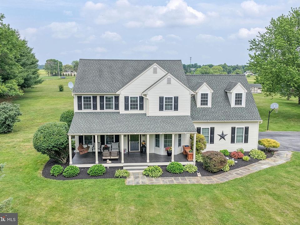 1st image of 13 Birchwood Ln