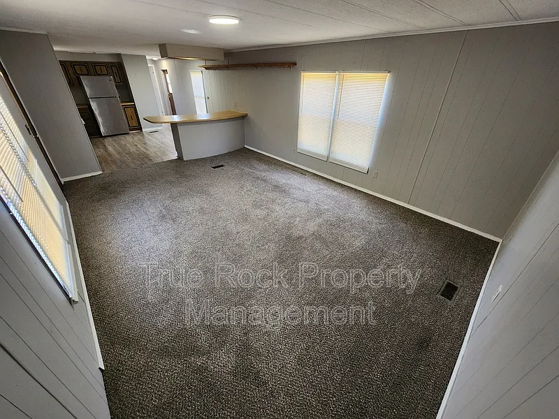 3 bed, 2.0 bath, $950 — Photo 3