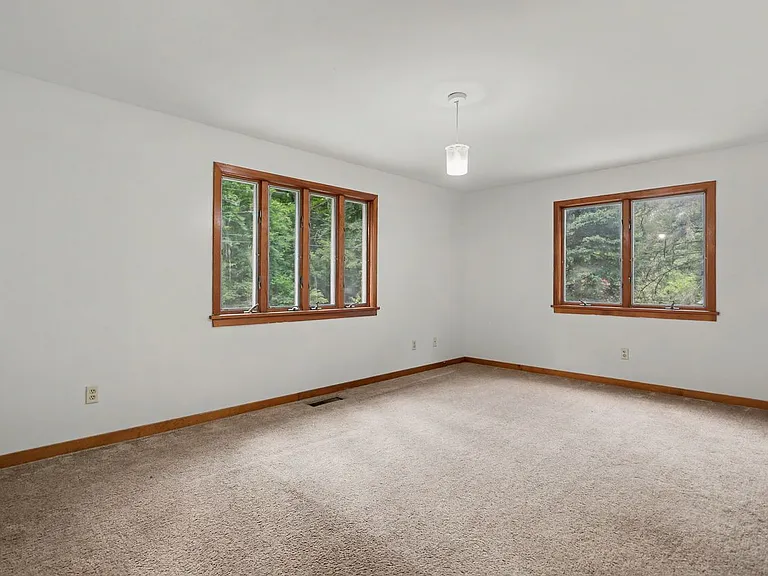 52 Stanley Rd — Photo 28