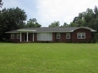 417 W Barnard St, Glennville, GA 30427