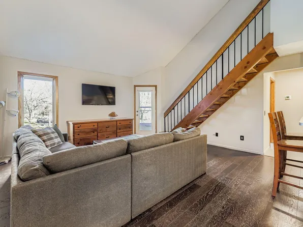 766 County Road F W #715, Shoreview, MN 55126