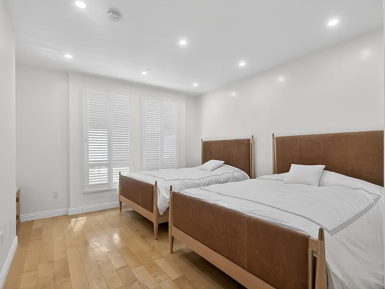 368 Caruso Ave — Photo 6