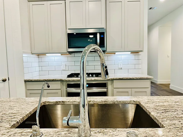 13689 Balanced Rock Dr — Photo 10