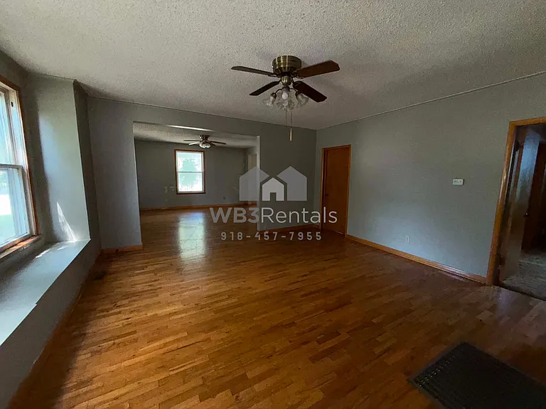 1405 Baltimore Ave — Photo 7