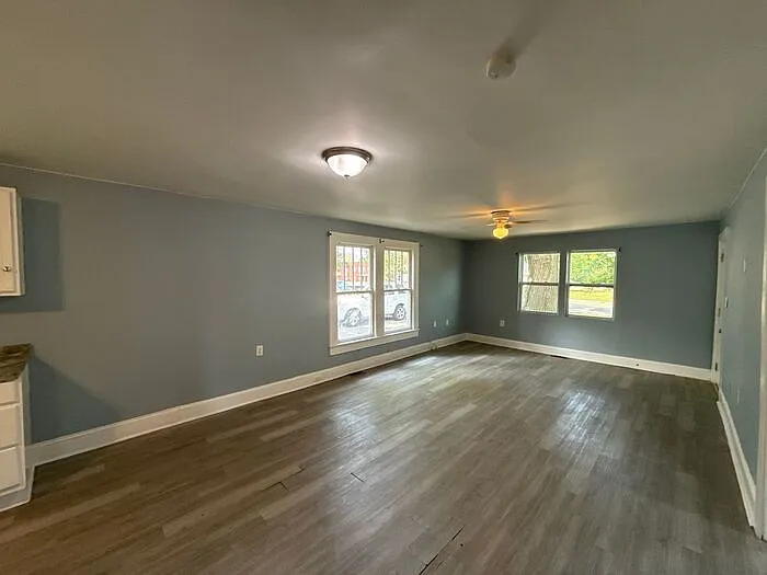 Building Photo - 207 Bradford Dr