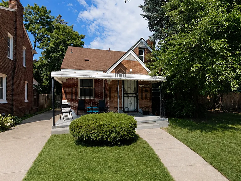 9755 Wayburn St — Photo 1