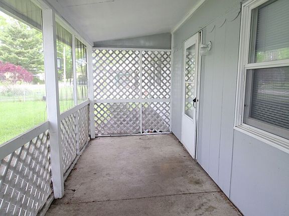 3rd image of 4995 Dimson Dr S