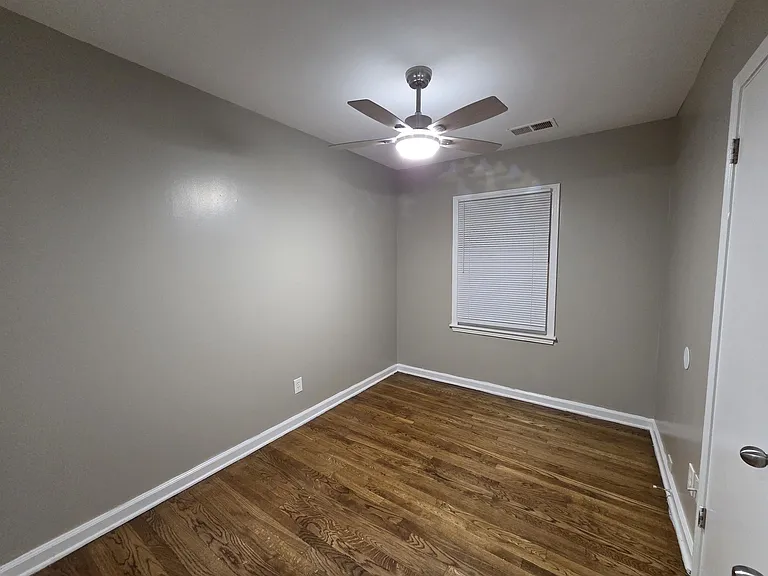 1706 Echles St — Photo 8
