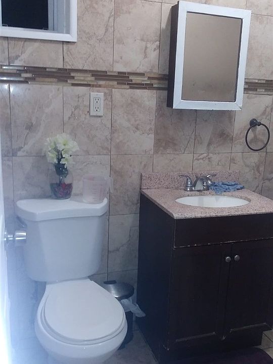 2nd image of 1206 New York Ave #1