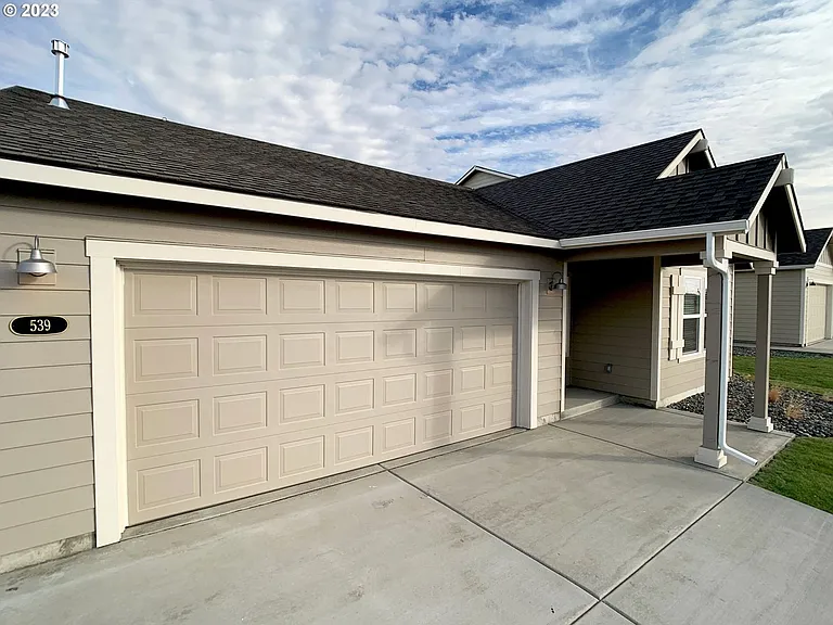 539 E Rosa Ave — Photo 30