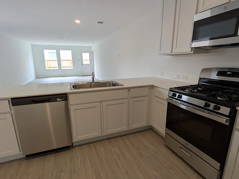 2448 Lost Creek Rd — Photo 13