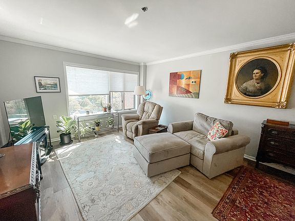 5th image of 2200 Hamilton Dr Unit 810