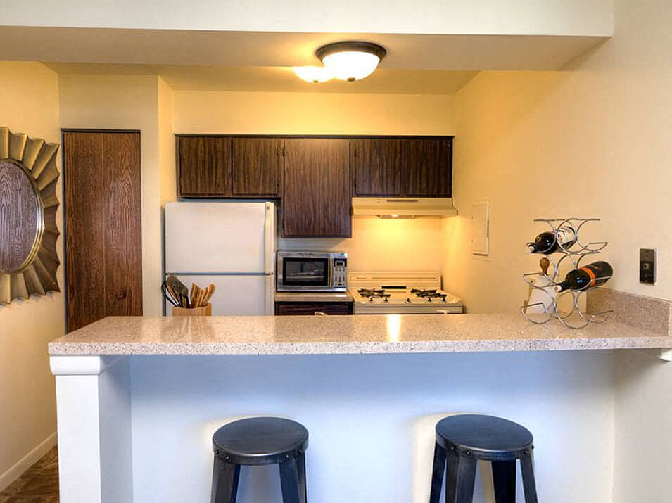 Breakfast Bar/Kitchen in Studio Floor Plan