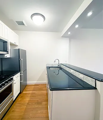 Rented by Avenues Real Estate | media 3