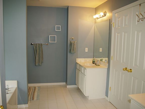 5th image of 419 Wynwood Ln