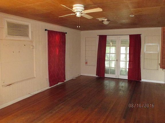 2nd image of 715 3rd Ave N