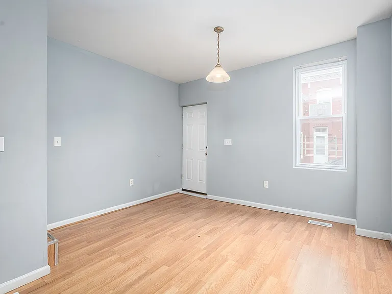 1562 N Woodyear St — Photo 12