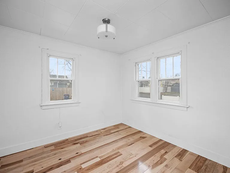 2618 N Ash St — Photo 7