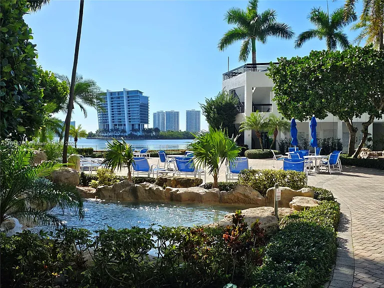 3600 Mystic Pointe Dr #1607 — Photo 19