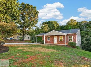 109 Robin Ct, Chatham, VA 24531