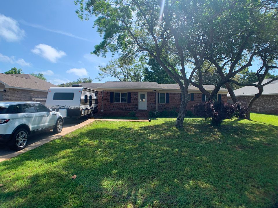 1st image of 205 Evergreen Dr