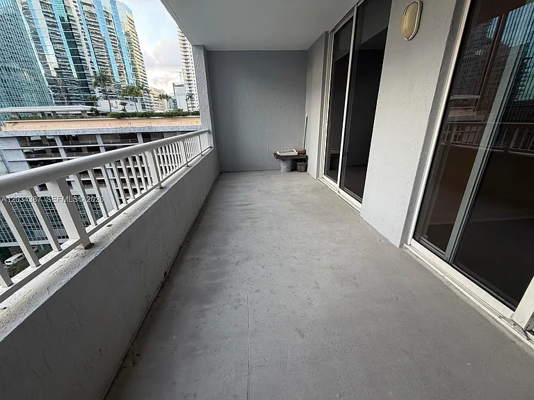 170 SE 14th St #1406 — Photo 3