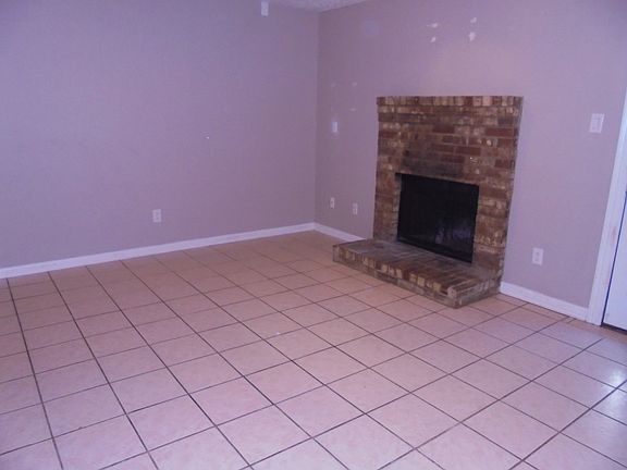 4th image of 2625 Gwendolyn Ln
