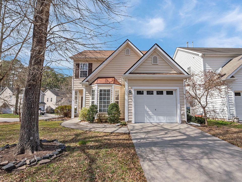 1st image of 1424 Crimson Creek Dr