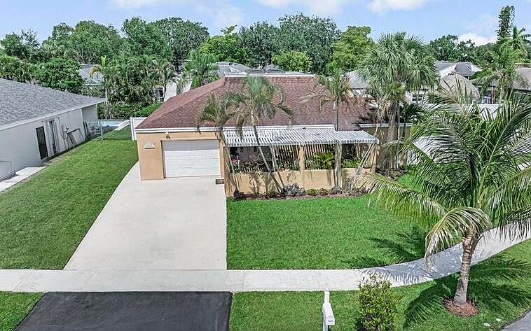 1st image of 4957 SW 94th Terrace