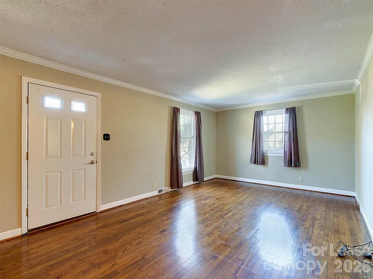 4917 White Oak Rd — Photo 6