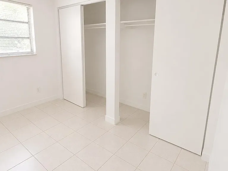 1150 NE 17th Ct #15 — Photo 12