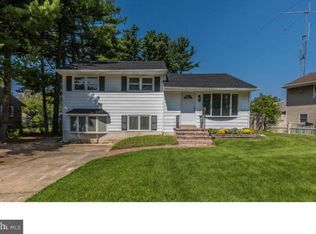 21 Trinity Pl, Barrington, NJ 08007