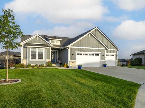 3943 179th Ct, Clive, IA 50325
