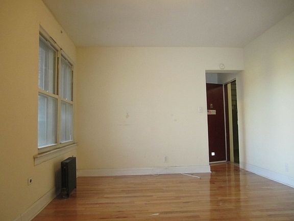 4th image of 928 McLean Ave #Elevator