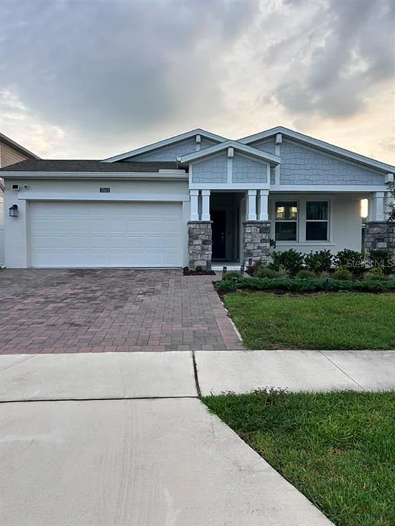 4 bed, 3.0 bath, 2099 sqft, $4,300 — Photo 2