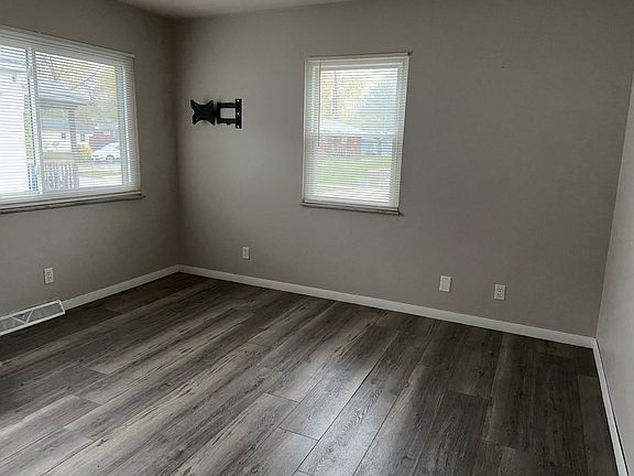 2nd image of 1348 Seward Ave