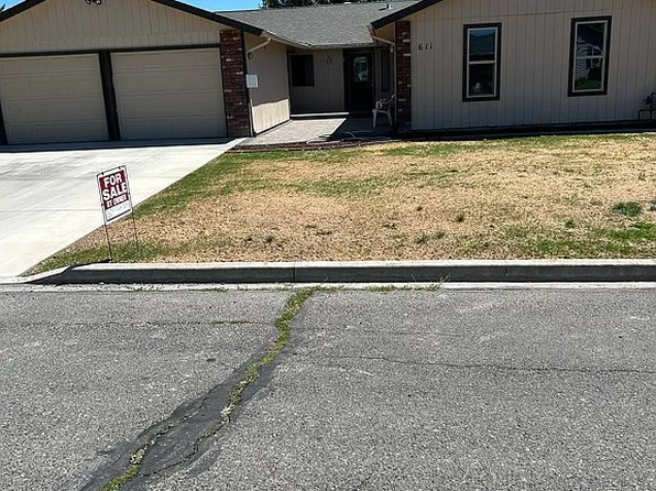 611 S 69th Ave, Yakima, WA 98908