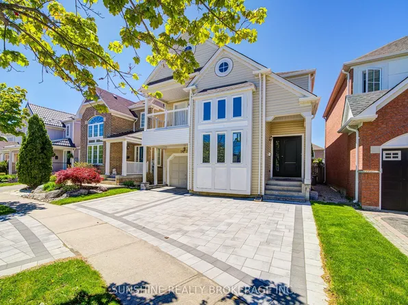 1472 Heartland Blvd, Oshawa, ON L1K 2P3