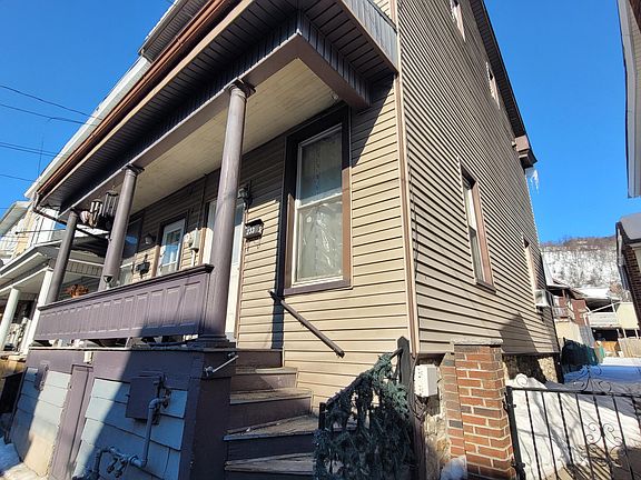 3rd image of 233 W Walnut St