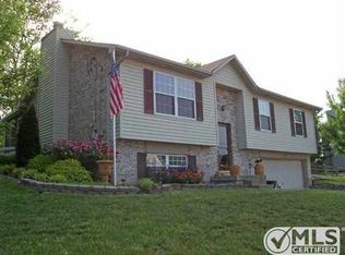 2004 Oak Meadow Dr, Elizabethtown, KY 42701