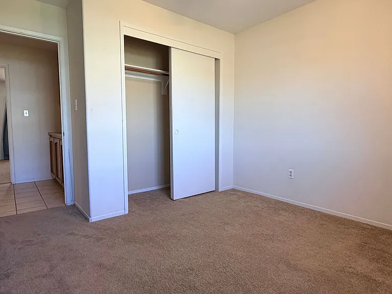 22120 McCarthy Dr — Photo 6