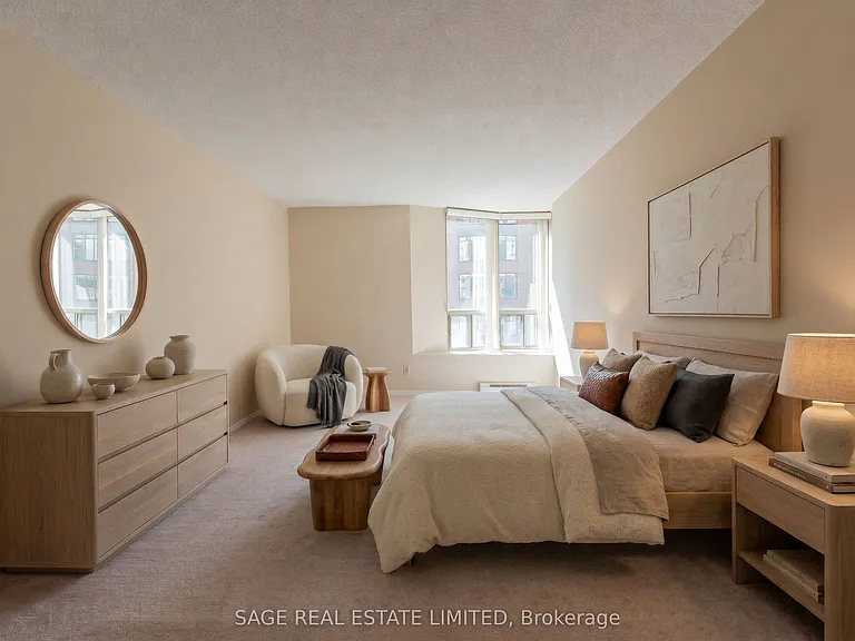25 George St S #302 — Photo 6