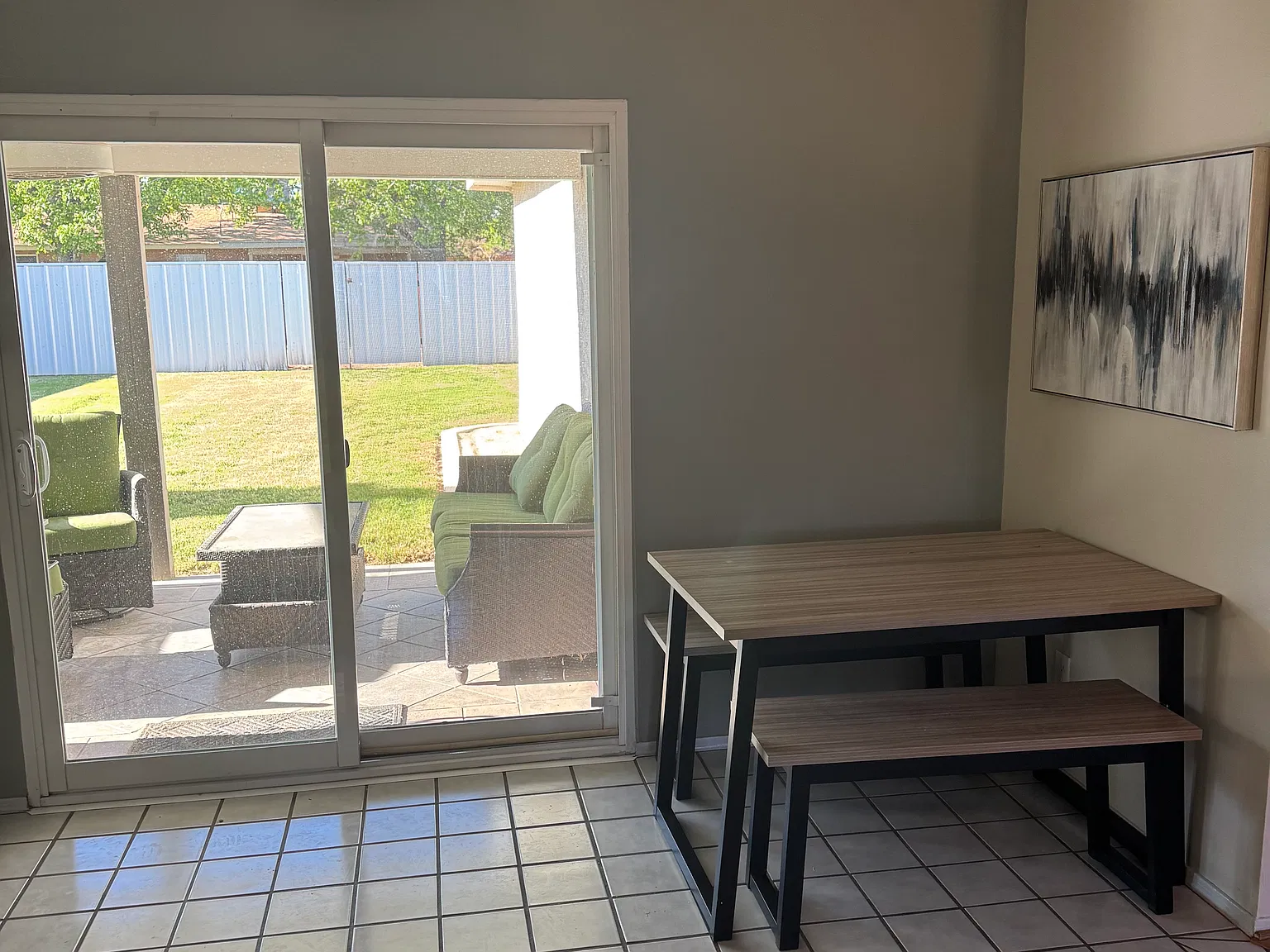 3 bed, 1220 sqft, $4,920 — Photo 3