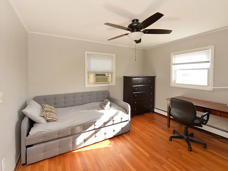 421 5th St #1 — Photo 9