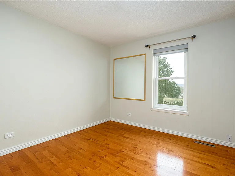 2835 S Locust St — Photo 19