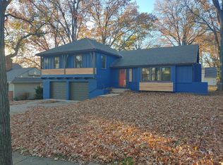 6317 W 101st Ter, Overland Park, KS 66212