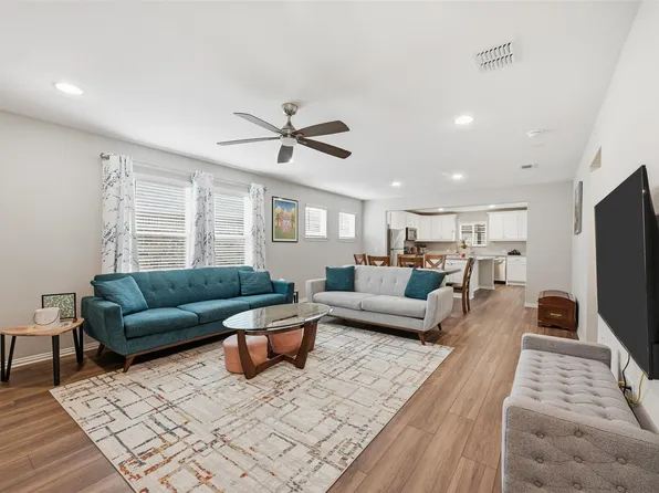 200 Sleepy Willow Ln, McKinney, TX 75071