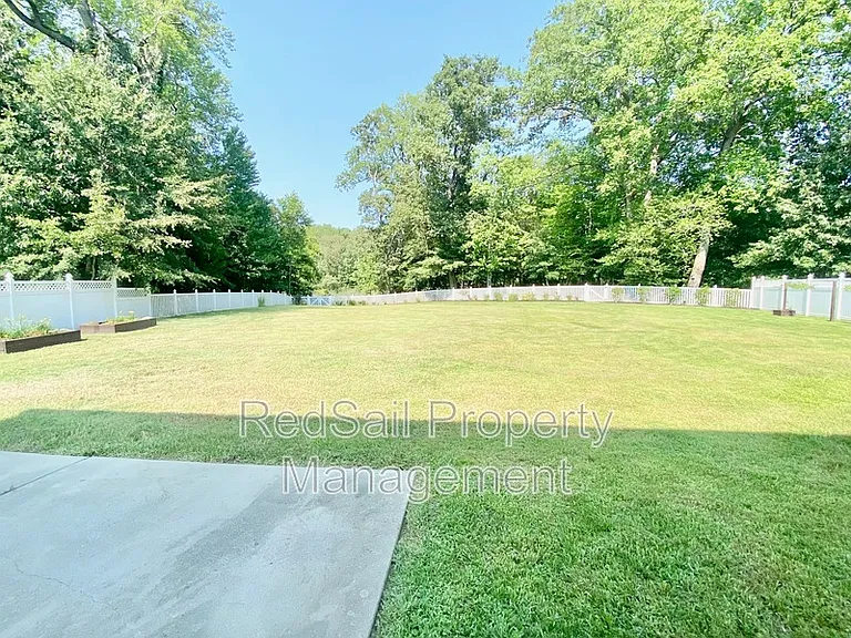 2225 Tuliptree Cir — Photo 31