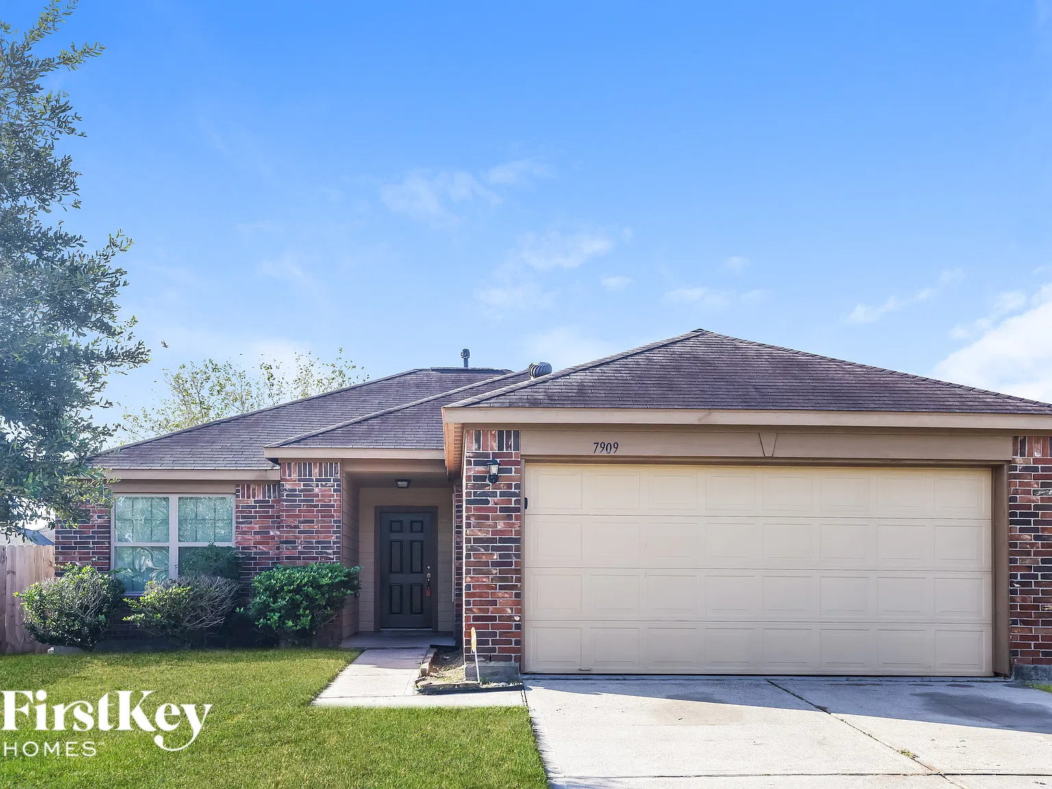 4 bed, 2.0 bath, 1440 sqft, $1,855 — Photo 1